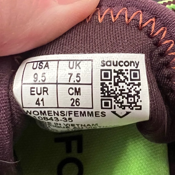 Saucony Women's Xodus Ultra 2 Sneaker - Picture 2 of 5